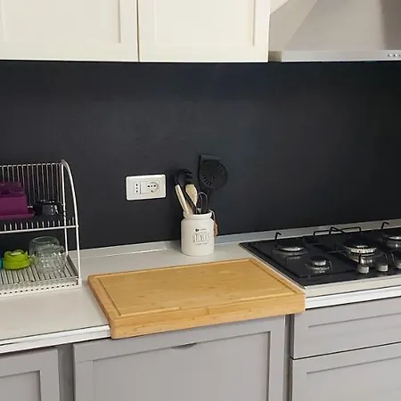 Civico 18 Apartman *