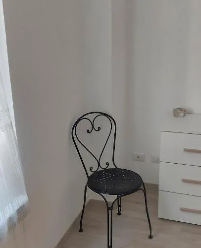 Civico 18 公寓 莫内利亚